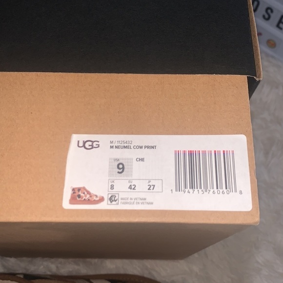 Authentic New Ugg Neumel Bootie Men’s Size 9 Hard To Find Cow Print Pattern! - Picture 6 of 6